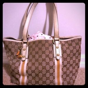 Reposh! Used condition but still very cute.